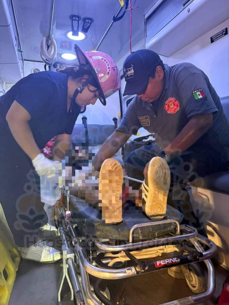 Mujer en aparente estado de ebriedad atropella a motociclistas en Tamuín Mujer en aparente estado de ebriedad atropella a motociclistas en Tamuín