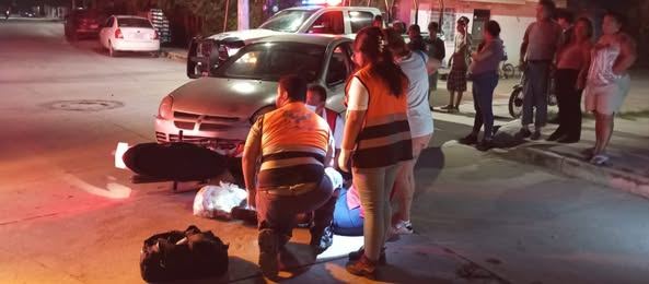 Una mujer resultó lesionada tras el accidente.