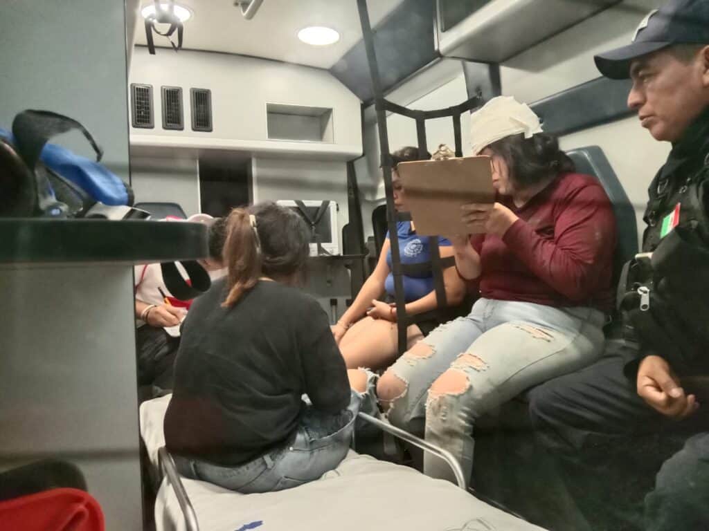 Violencia familiar en la colonia Miravalles deja tres mujeres lesionadas en Cd. Valles Violencia familiar en la colonia Miravalles deja tres mujeres lesionadas en Cd. Valles