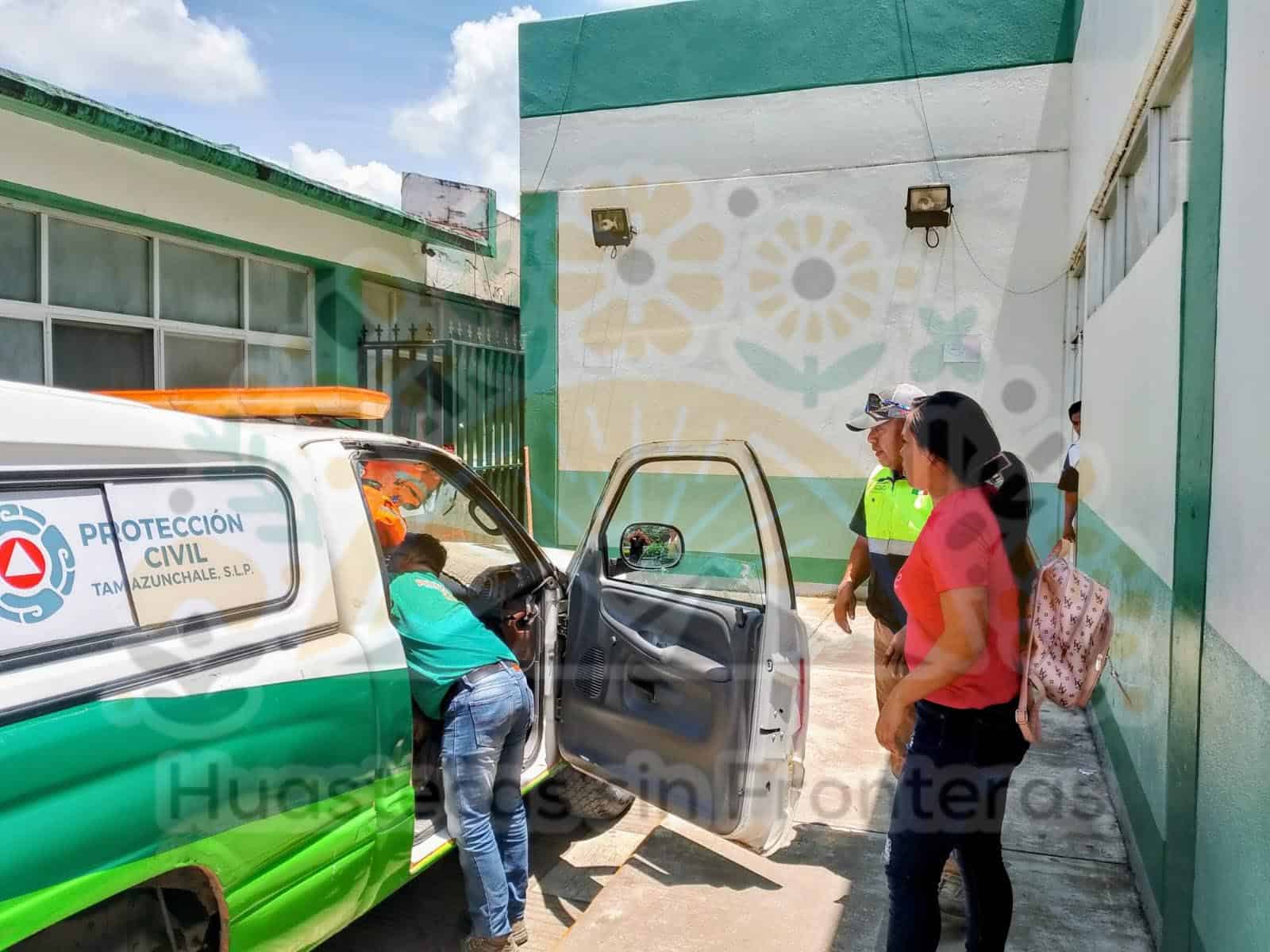 Adulto mayor es auxiliado tras desmayarse en vía pública de Tamazunchale 🚑👴