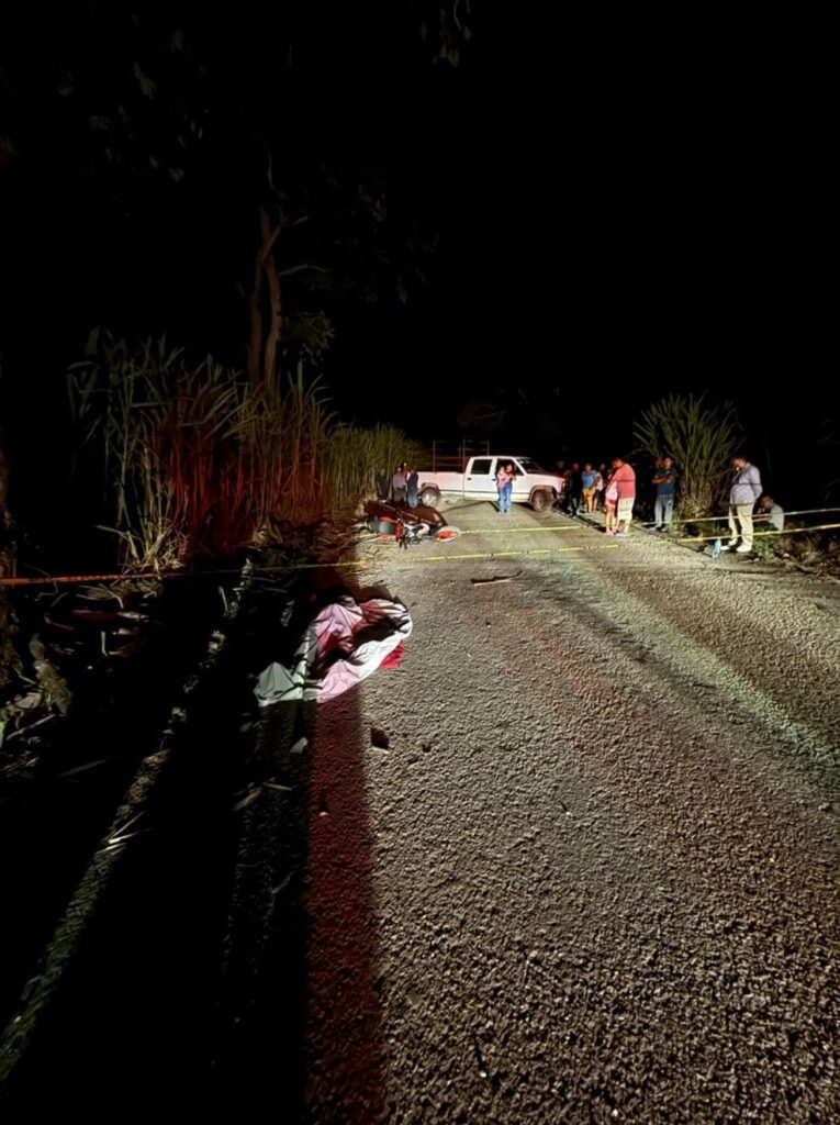 Cuatro accidentes viales dejan dos muertos y varios heridos durante la madrugada en la Huasteca Cuatro accidentes viales dejan dos muertos y varios heridos durante la madrugada en la Huasteca