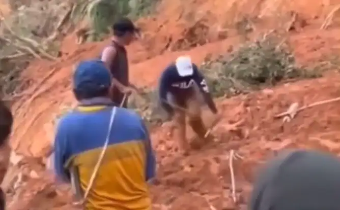 Maestro de CONAFE es rescatado por pobladores tras quedar atrapado en un derrumbe