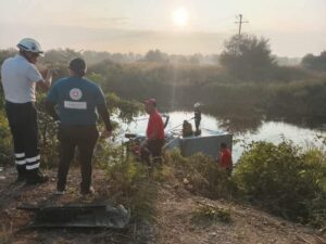 Camión se vuelca en carretera Valles-Tampico a la altura de #Ébano 🚚💥