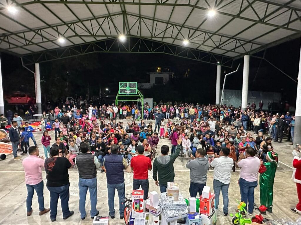 🎄 ¡Navidad que une corazones en La Herradura! 🎁