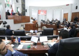 Otro golpe a la confianza ciudadana: el Congreso de SLP, reprobado 💥