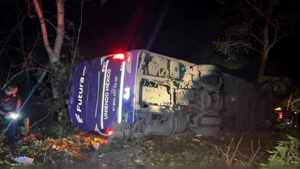 Trasladan a Pachuca cuerpo de víctima no identificada en el accidente en #Tlanchinol