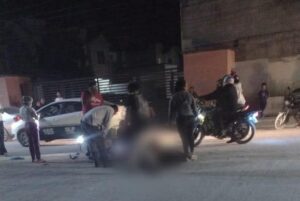Choque entre motocicleta y vehículo en colonia Vistahermosa de #CdValles 🏍️💥