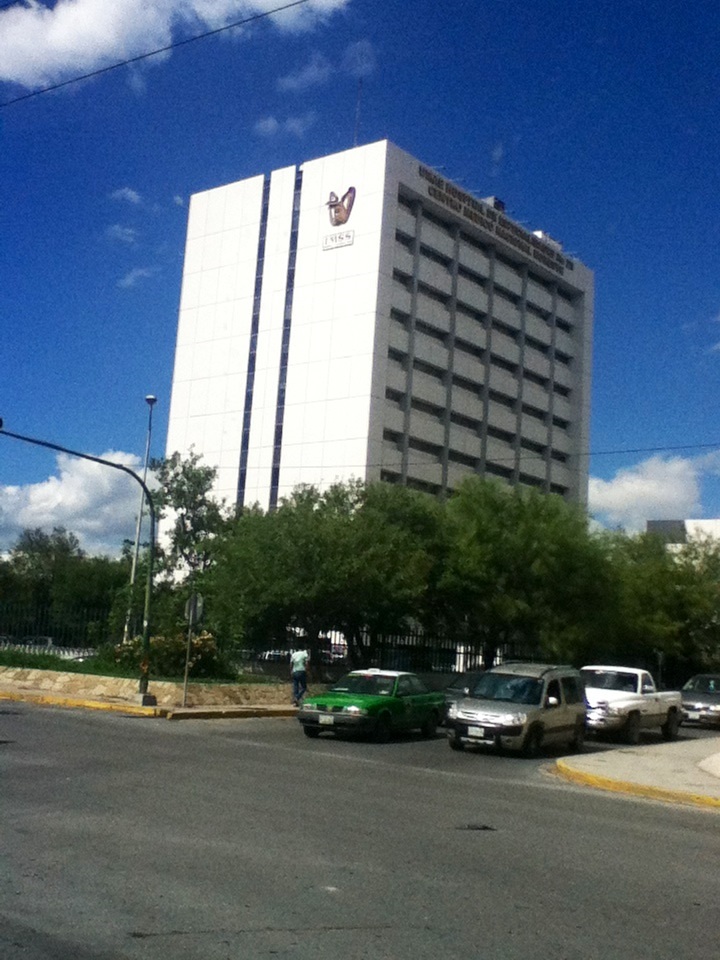 DEFICIENCIAS EN EL AIRE ACONDICIONADO CONVIERTE EN HORNO CLÍNICA 25 DEL IMSS