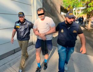 CAE SOBRINO DE EXMANDO DE SEMAR POR HUACHICOL