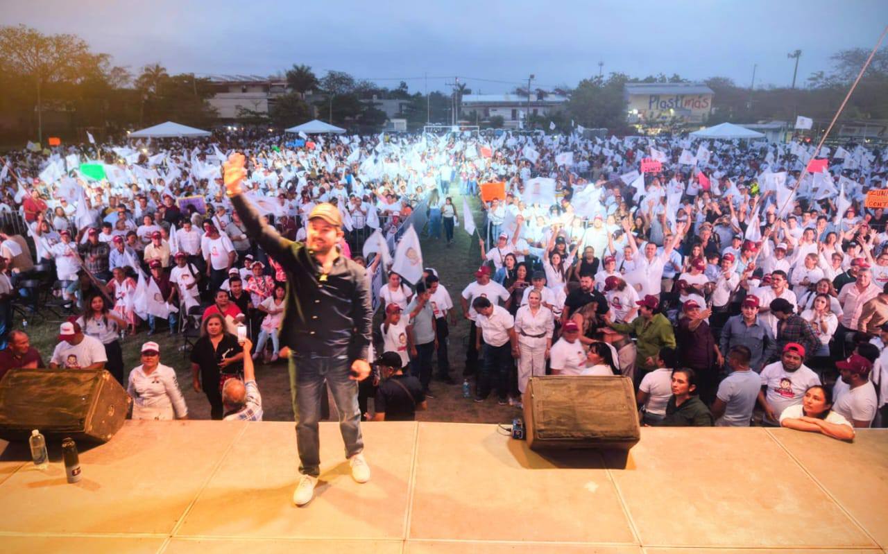 Multitud respalda a Sánchez Zumaya