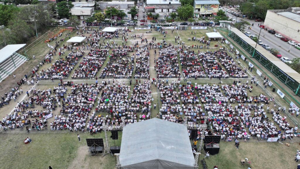 Multitud respalda a Sánchez Zumaya