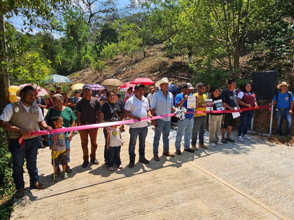 Inauguraron camino rehabilitado en Poxtla Inauguraron camino rehabilitado en Poxtla