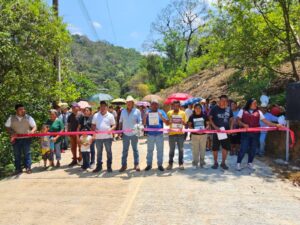 Inauguraron camino rehabilitado en Poxtla