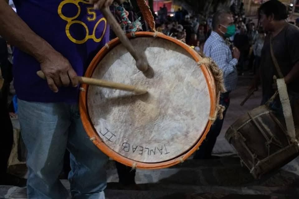 Tambores, máscaras y rituales tienen “alma” dicen los tének Tambores, máscaras y rituales tienen “alma” dicen los tének