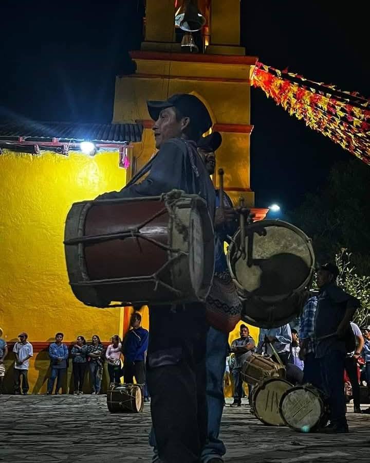 Tambores, máscaras y rituales tienen “alma” dicen los tének Tambores, máscaras y rituales tienen “alma” dicen los tének