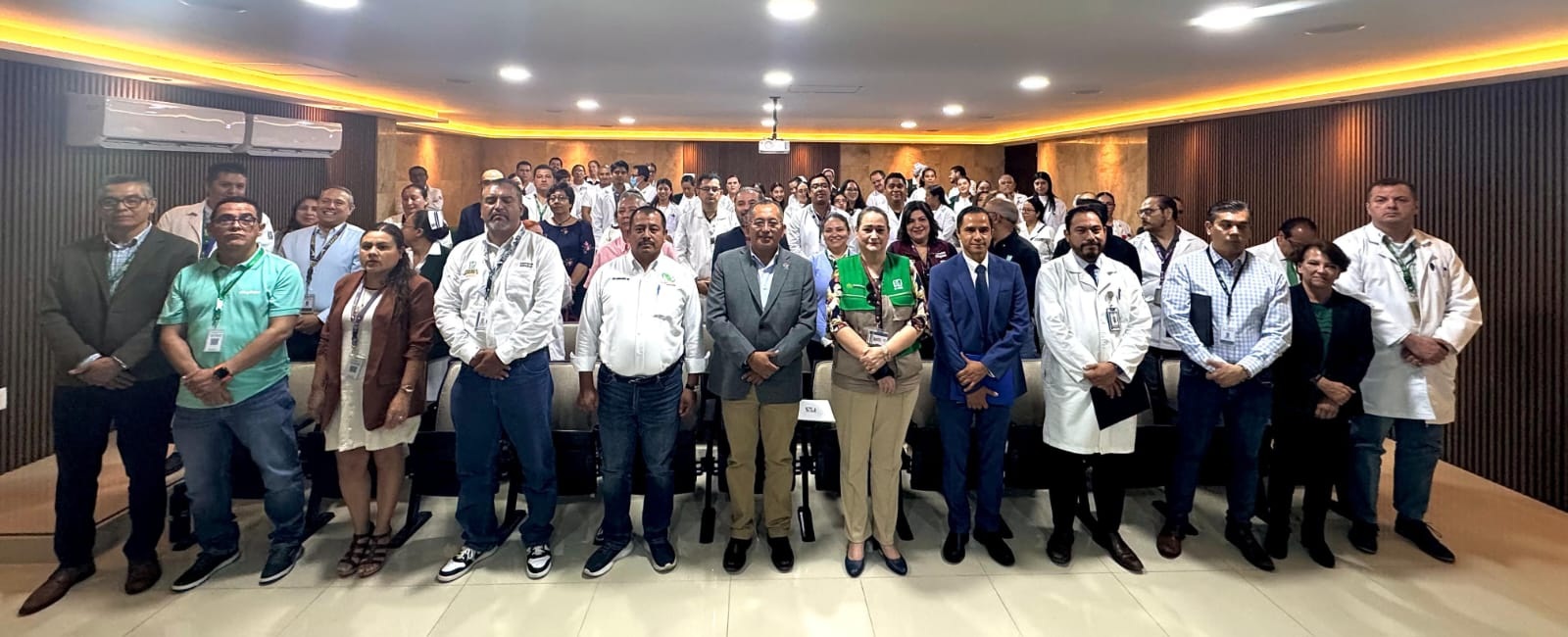IMSS abre sus hospitales a futuros médicos y enfermeras de la Huasteca