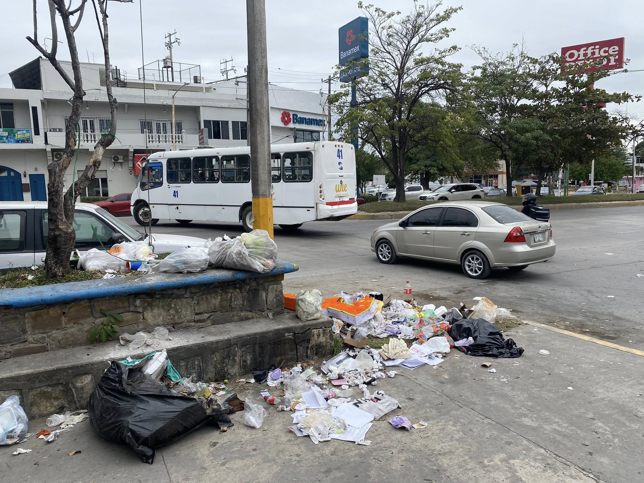 Recolectar la basura en Valles: una crisis persistente
