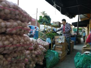 Encarecen cebolla, naranjas y hasta las lentejas